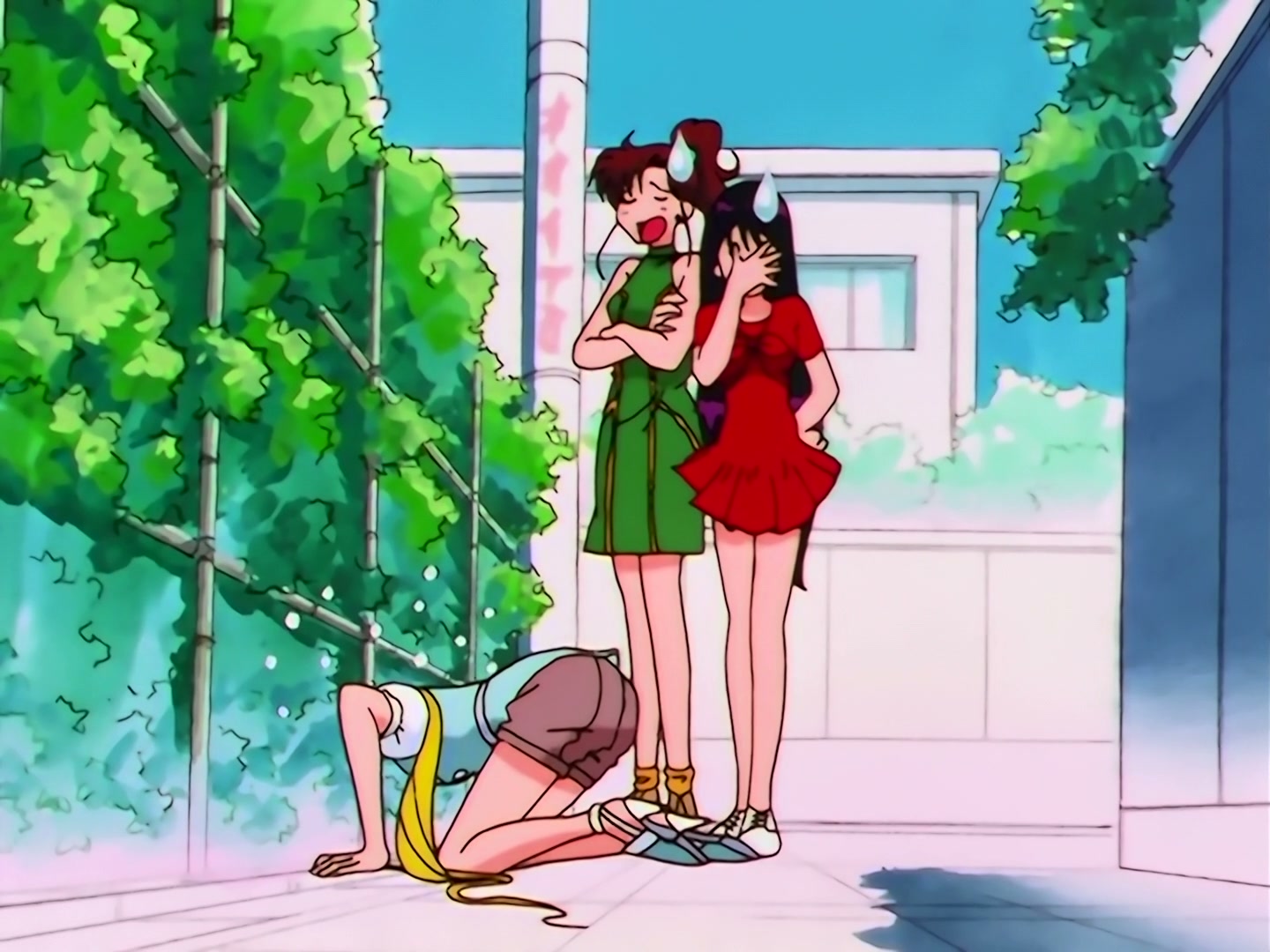 Sailor Moon Ep 186: Chibi-Chibi's Mystery: The Big Noisy Chase @ 00:07:08